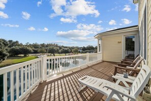 Terrace/patio - 1603 - Bare Feet Retreat, 4-bed 3.5-bath home in Corolla, pet friendly, hot tub, sleeps 10 (Corolla)
