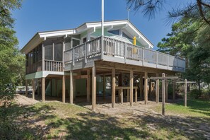 Exterior - 4607 - Bayberry Cottage: A charming 3-bed 2-bath retreat in Southern Shores, NC, private pool (Southern Shores)