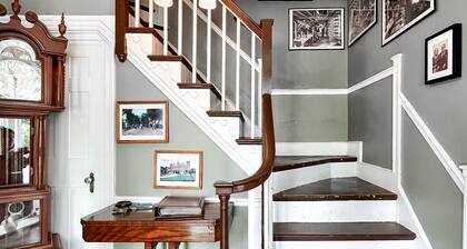 Enjoy your stay in an antique home in an antique toy museum!