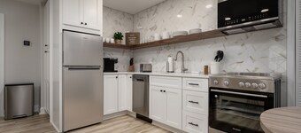 Summer Special Discounts! // Close To The Boardwalk // 2 Parking Spots!