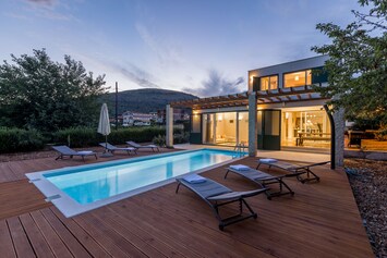 Villa with private pool