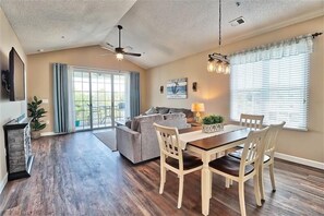 TV, DVD player - 234 Ironwood - Barefoot Resort Rentals (North Myrtle Beach)