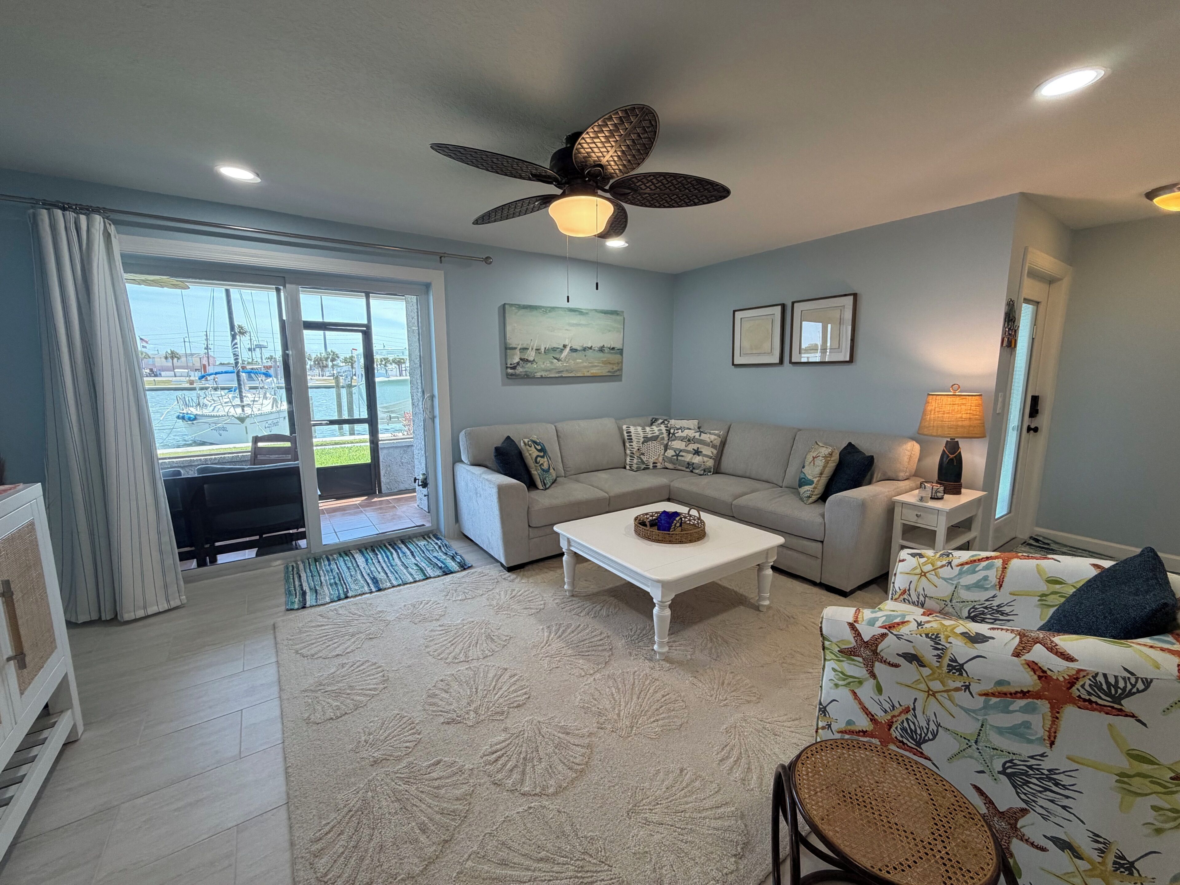 Shoreline Sanctuary- Completely Remodeled Waterfront Stay- Walkable To Beach! - Madeira Beach, FL