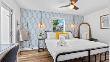 3 bedrooms, desk, iron/ironing board, travel cot