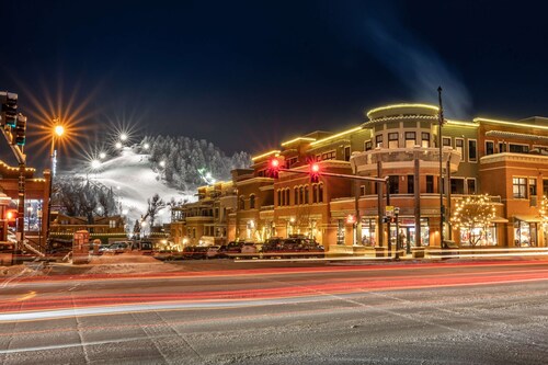 Howelsen Place A201 | Downtown Steamboat | Shopping & Restaurants