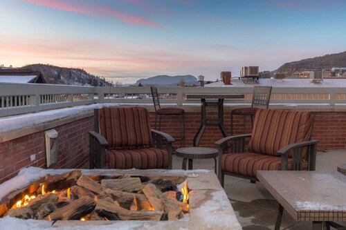 Howelsen Place A201 | Downtown Steamboat | Shopping & Restaurants