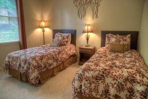 3 habitaciones, tabla de planchar con plancha y wifi gratis