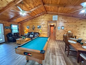 Game room - A View From Above - Dog Friendly w/ Screened in Porch and Hot Tub, Near Helen GA (Sautee Nacoochee)