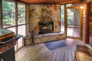 Interior - Alpine Escape - 2BR Cabin with Screened in Porch, Outdoor Fireplace and Hot Tub (Sautee Nacoochee)