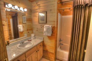 Bathtub, towels