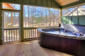 Interior - Chalet on the Green - Luxury Innsbruck Home w/ Covered Deck and Hot Tub in Helen (Helen)