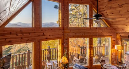 Almost Heaven - Incredible Mountain Views-Near Local Wineries and Helen, GA