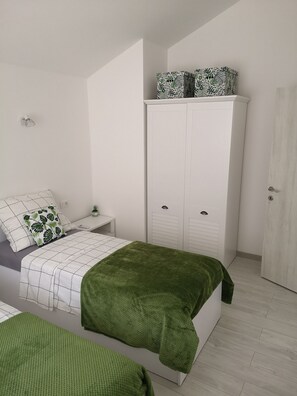 2 Schlafzimmer, Zimmersafe, Bügeleisen/Bügelbrett, WLAN