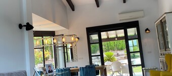 Beautiful charming Villa with a big Garden and Swimmingpool