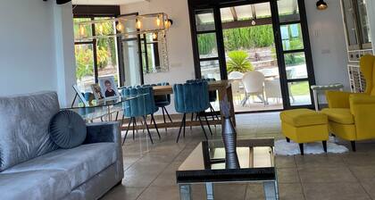 Beautiful charming Villa with a big Garden and Swimmingpool