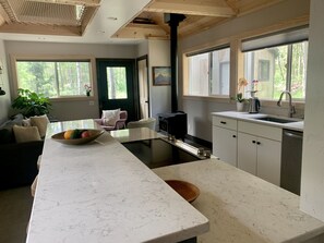 Kühlschrank, Mikrowelle, Ofen, Geschirrspüler