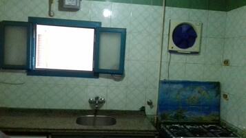 Refrigerador, horno, placa de cocina, licuadora