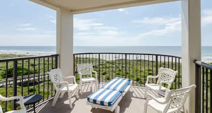 Stunning oceanfront end unit in Duneridge!