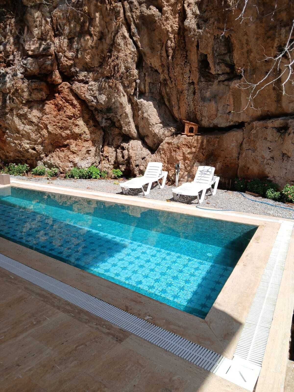 Sæsonbestemt udendørs pool