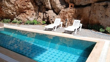 Sæsonbestemt udendørs pool