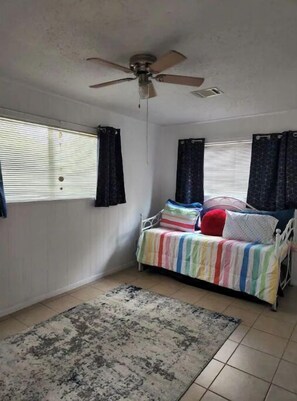 3 chambres, Wi-Fi gratuit, draps fournis