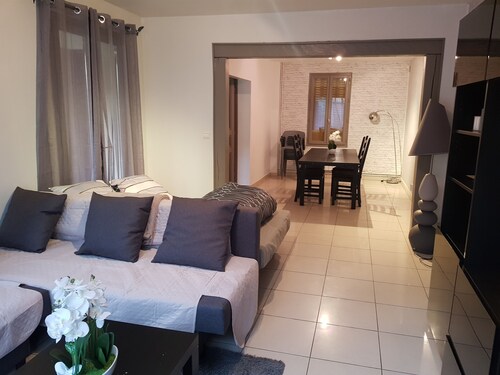 LIKEHOME - Detached house near PARIS