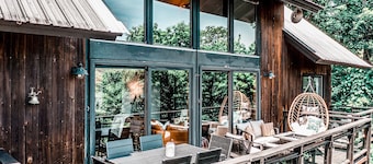 Stay Wild - Luxury Modern Cabin with Hot tub, Views & Pet Friendly!