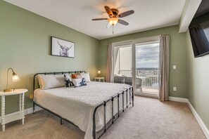 2 slaapkamers, een strijkplank/strijkijzer, reisbedje, internet