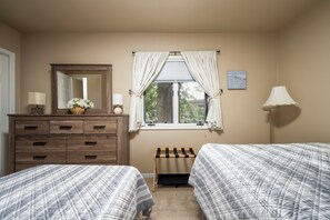 3 bedrooms, iron/ironing board, free WiFi