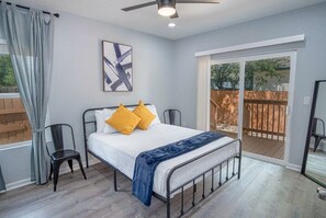 4 bedrooms, iron/ironing board, WiFi, bed sheets