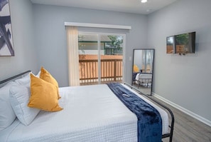 4 habitaciones, tabla de planchar con plancha, wifi y ropa de cama