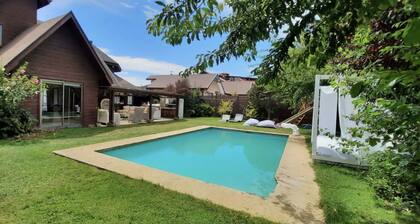 EXCLUSIVE PINGUERAL HOUSE