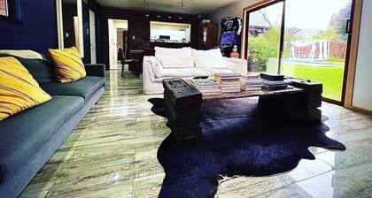 EXCLUSIVE PINGUERAL HOUSE