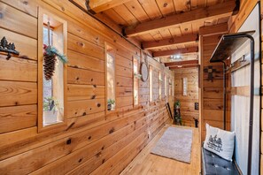 Interior - Spacious, Modern Mountain Cabin with Hot Tub (Running Springs)