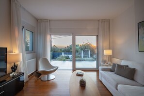 Smart TV - ATHENS RIVIERA/ PANORAMIC VILLA I LAGONISSI/PEACEFUL/SEA VIEW/BEACHES (Lagonisi)