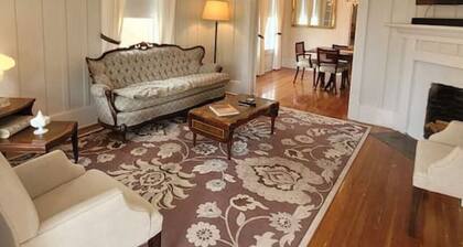 Holland House - Historic and Sophisticated