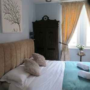 Comfort Double Room | Individually decorated, individually furnished, free WiFi - L'Ancien Poste (Senergues)