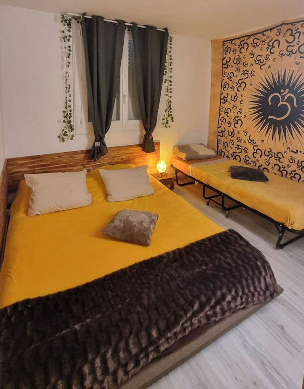 1 habitación, tabla de planchar con plancha, internet y ropa de cama 