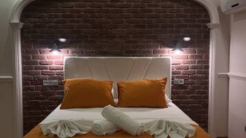 Economy Double Room | Desk, laptop workspace, free WiFi