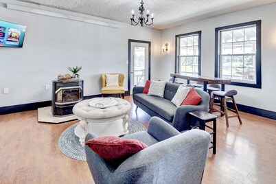 Suite102 "The Imperial Eagle"