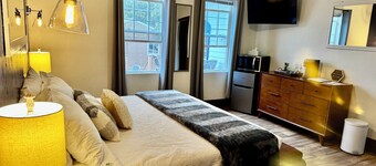 Suite102 "The Imperial Eagle"