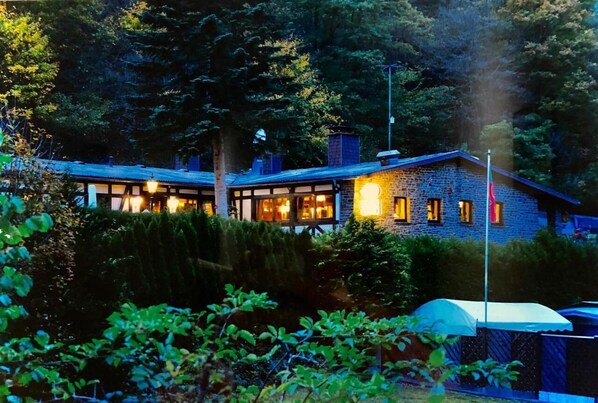 ด้านหน้าที่พัก