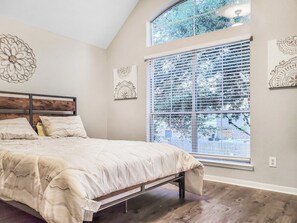 7 Schlafzimmer, Bügeleisen/Bügelbrett, kostenloses WLAN