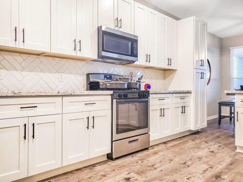 Spacious 7 bedroom home. Family-friendly location.