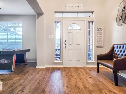 Spacious 7 bedroom home. Family-friendly location.