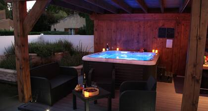 Chalet VIP mit Privatem Jacuzzi und Garten