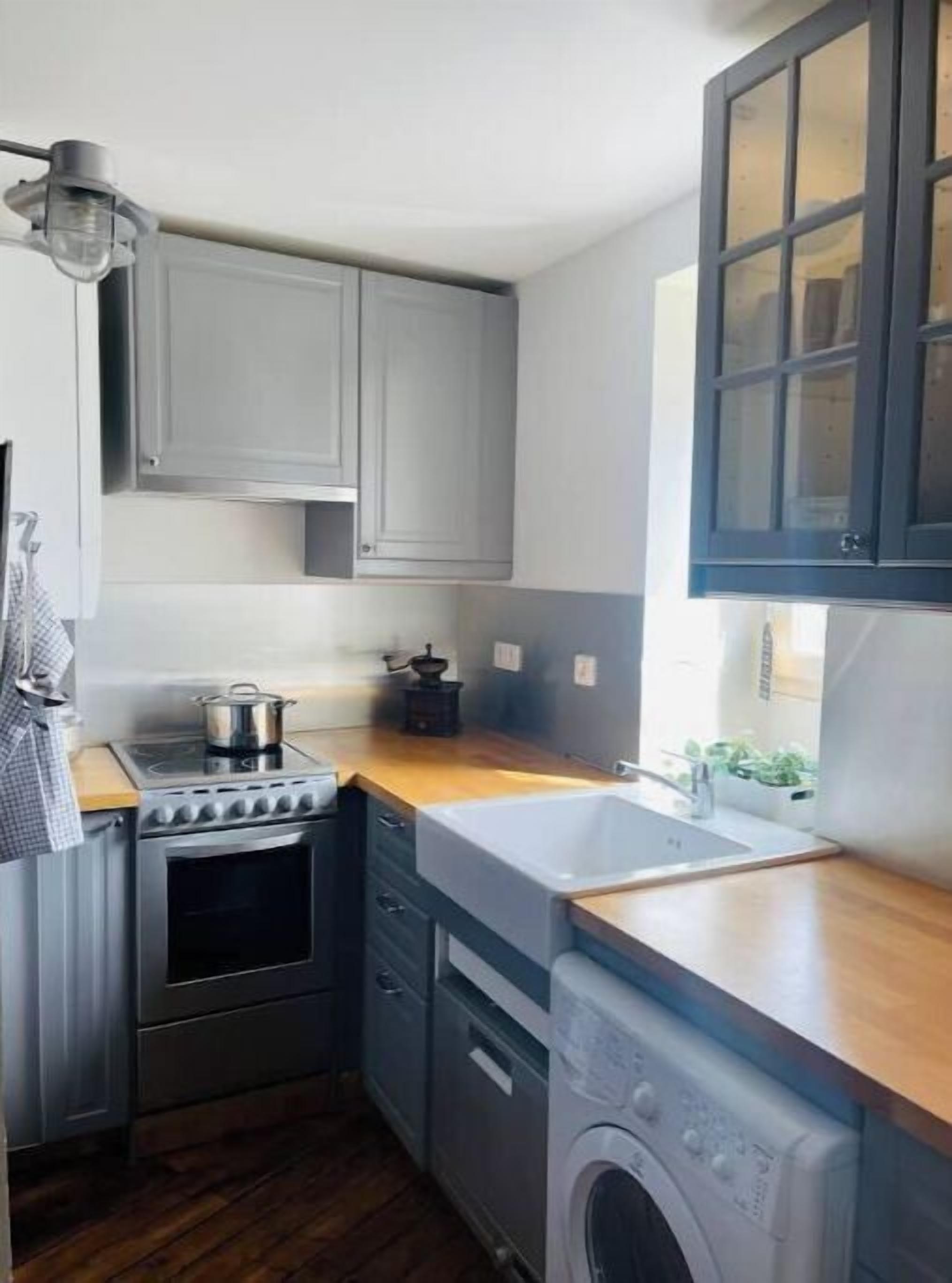 Réfrigérateur, four, plaque de cuisson, lave-vaisselle