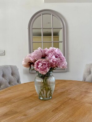 Casa de campo, 1 cama de matrimonio grande | 1 dormitorio, tabla de planchar con plancha, cuna de viaje y wifi gratis