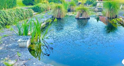 Idyllic Country Retreat With Wow Views & Lush Pool