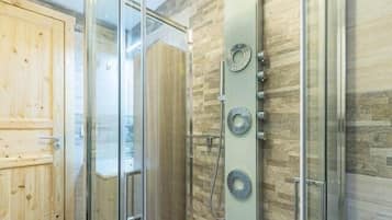 Dusche, Haartrockner, Bidet, Handtücher